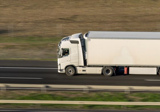 Co wypływa na czas transportu?