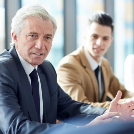 Cegła szamotowa, czym jest, jakie są jej właściwości i zastosowanie