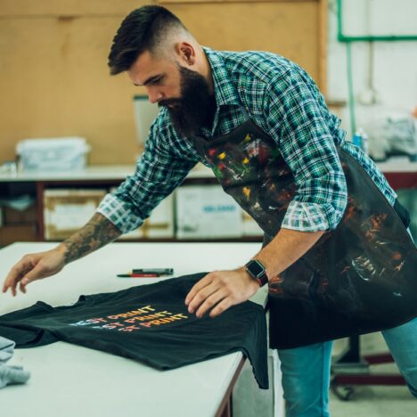 Jakie trendy i innowacje obserwuje się w projektowaniu hal?