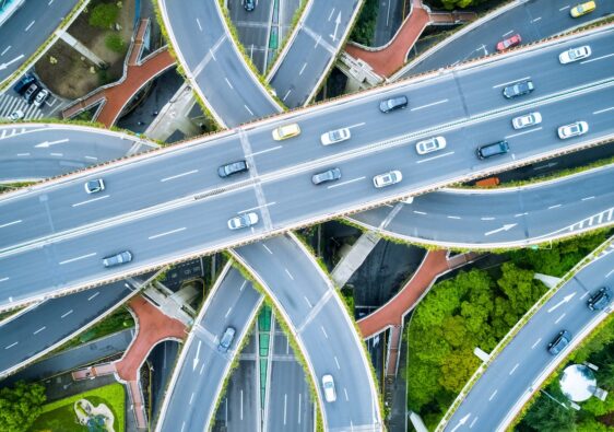 Jakie przepisy regulują transport krajowy?